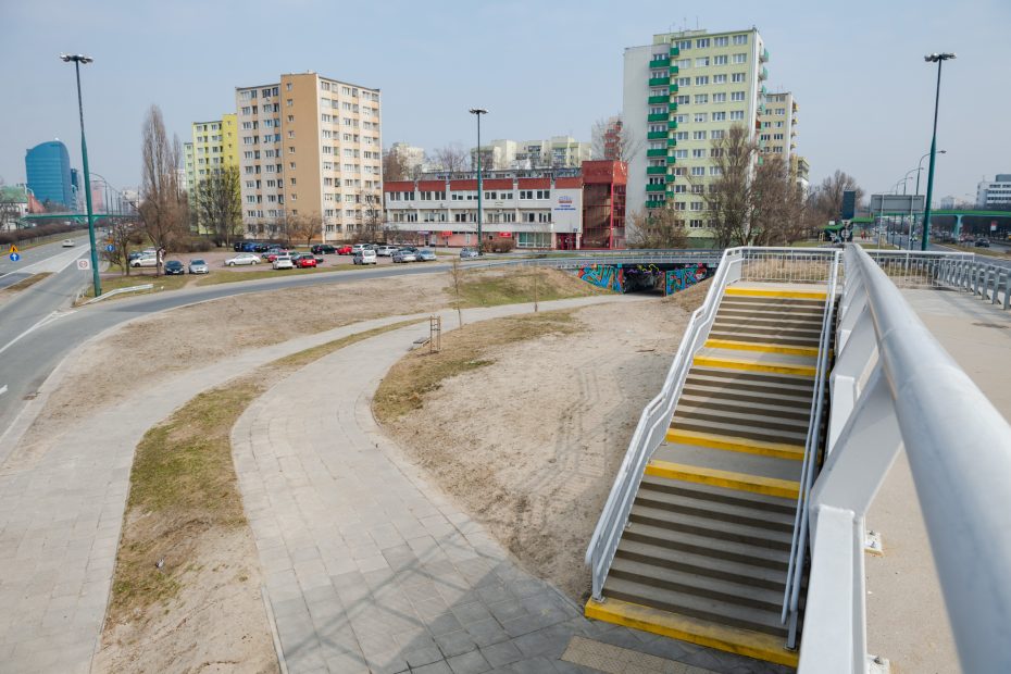 Zdjęcie przedstawia węzeł drogowy na Przyczółku Grochowskim.